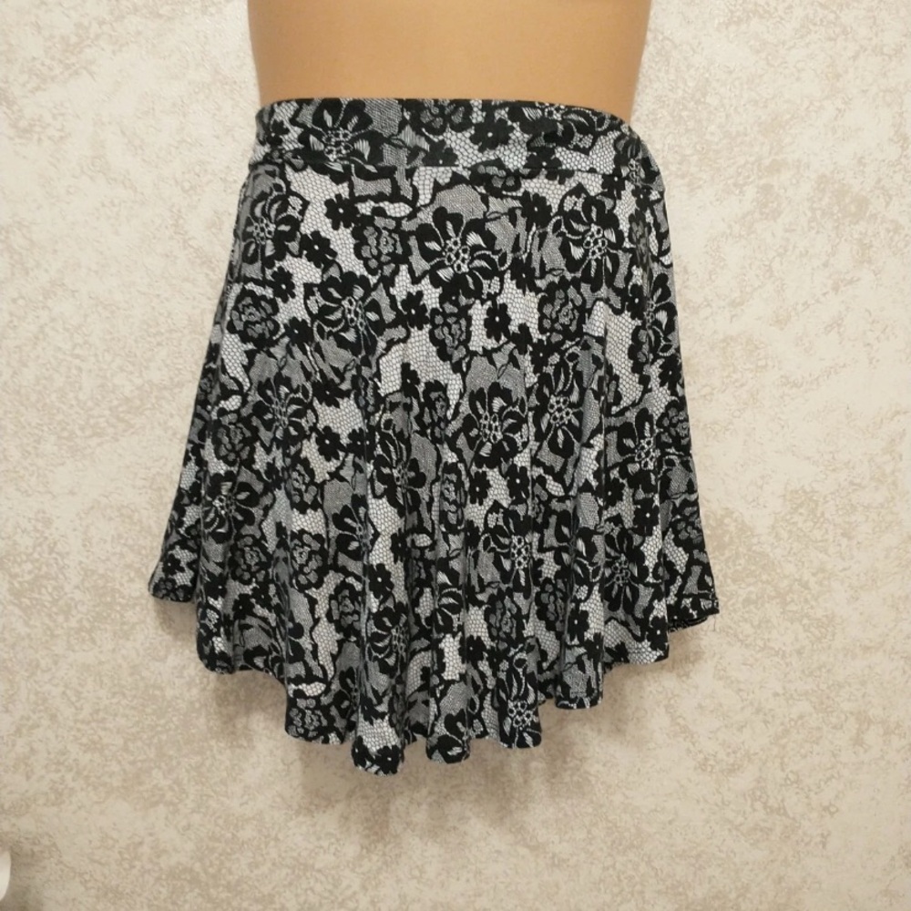 Elegant Floral Faux Lace Black Skirt